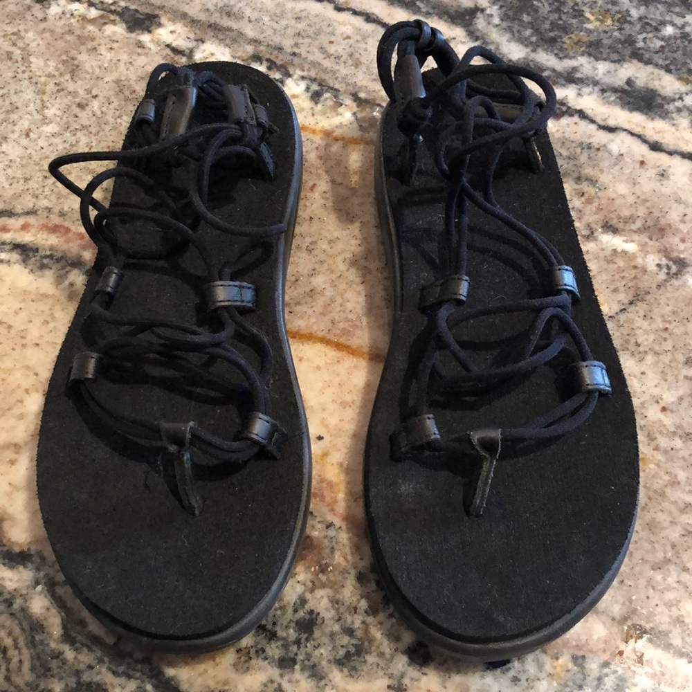 Teva Toya sandal